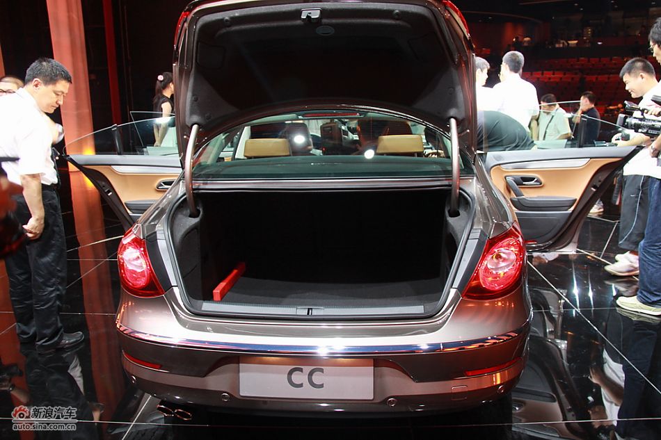 一汽大众CC内饰