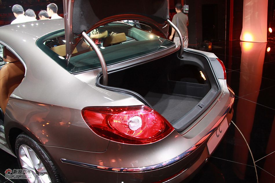 一汽大众CC内饰