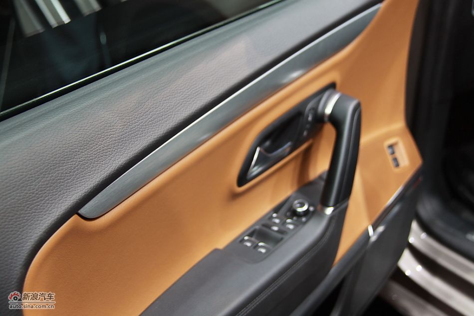 一汽大众CC内饰