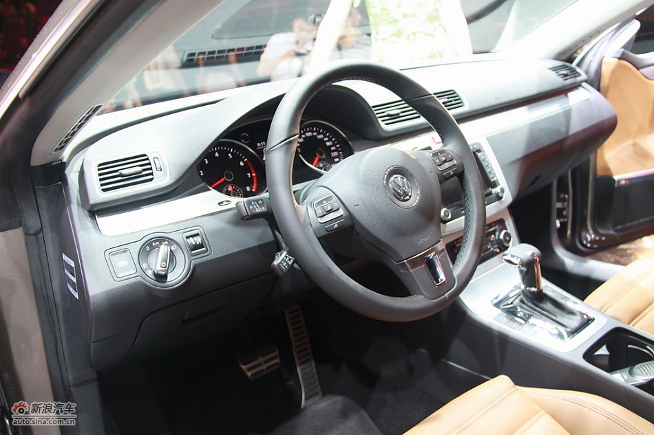 一汽大众CC内饰