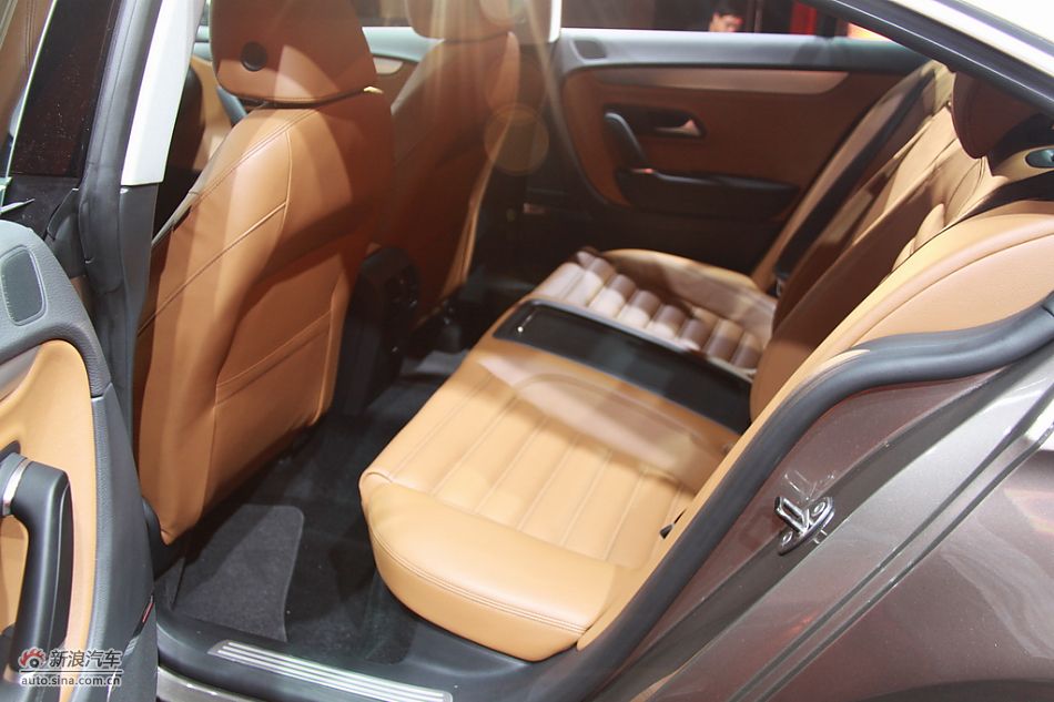 一汽大众CC内饰