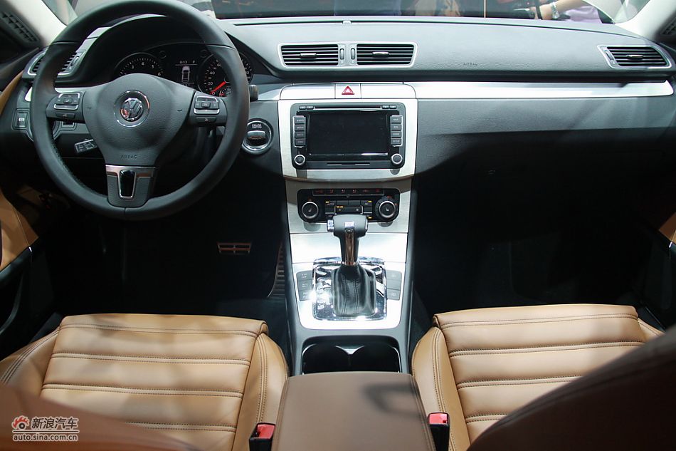 一汽大众CC内饰