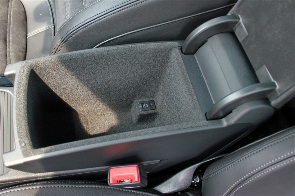 一汽大众CC- 2013款 2.0TSI DSG 豪华型 