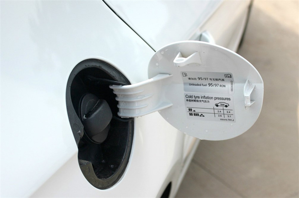 一汽大众CC- 2013款 2.0TSI DSG 豪华型 