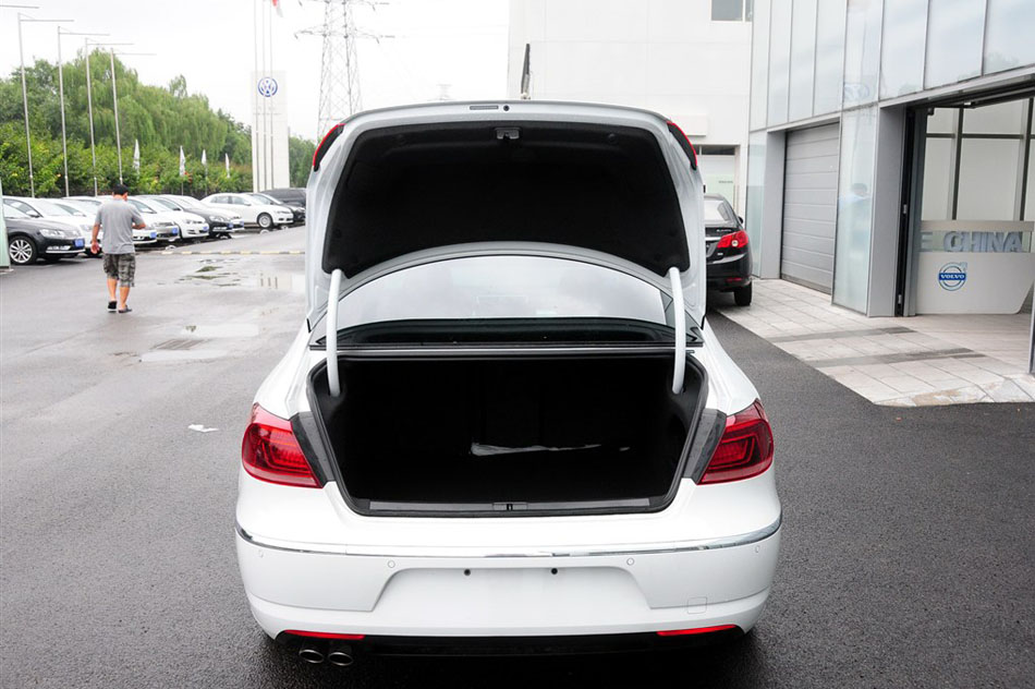 2015款 2.0TSI 至尊型 座椅空间