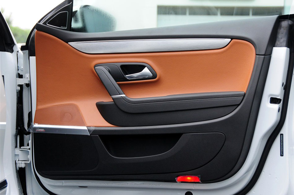 2015款 2.0TSI 至尊型 座椅空间