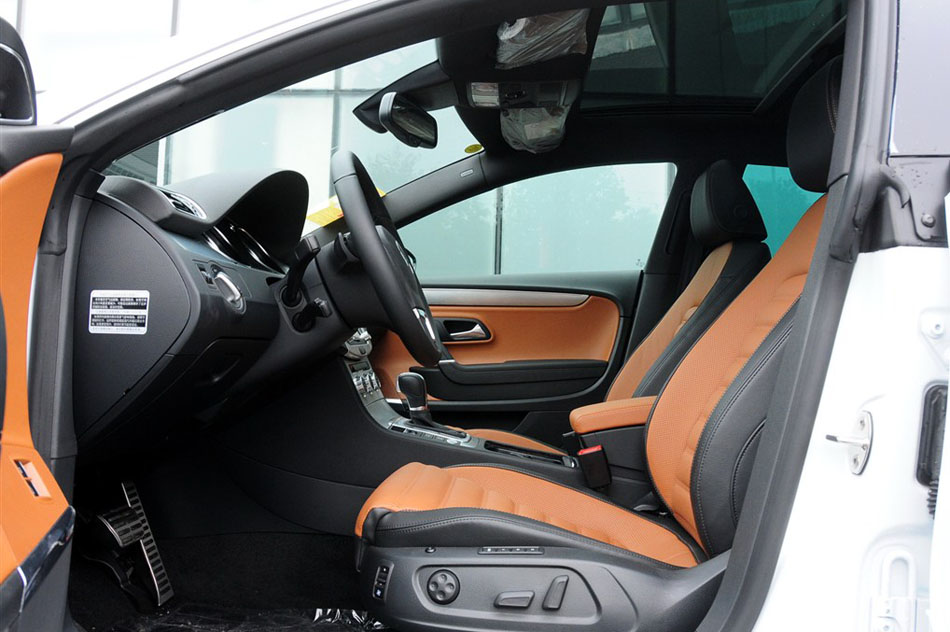 2015款 2.0TSI 至尊型 座椅空间