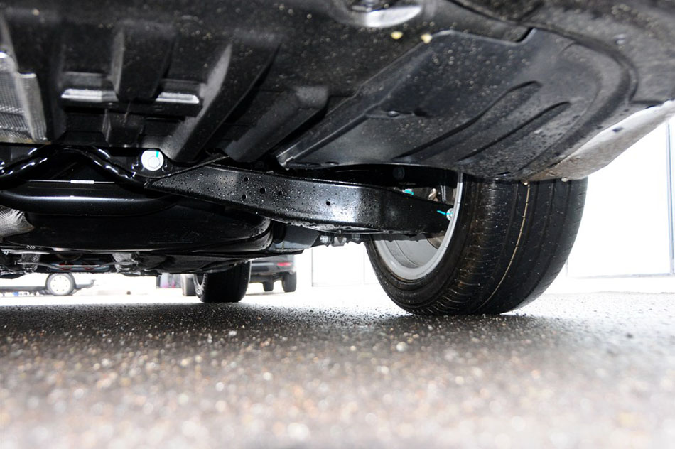 2015款 2.0TSI 至尊型 引擎底盘