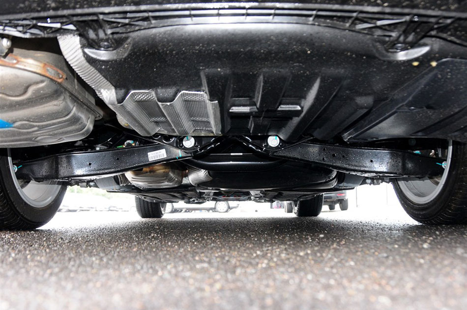 2015款 2.0TSI 至尊型 引擎底盘