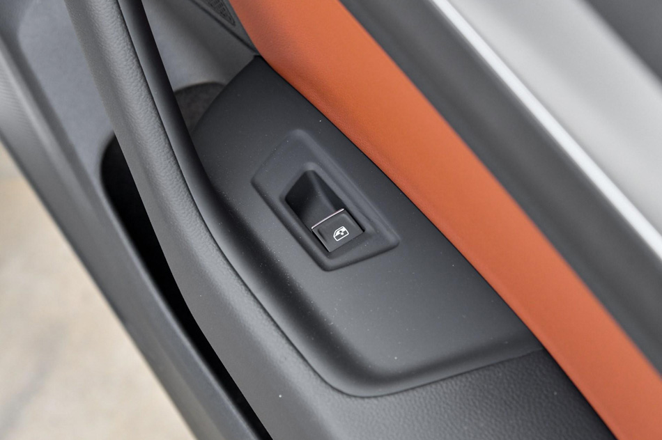 2019款 380TSI 魅颜版 座椅空间