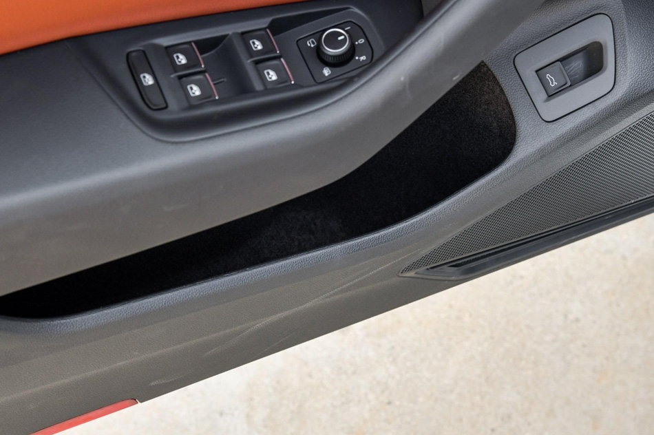 2019款 380TSI 魅颜版 座椅空间