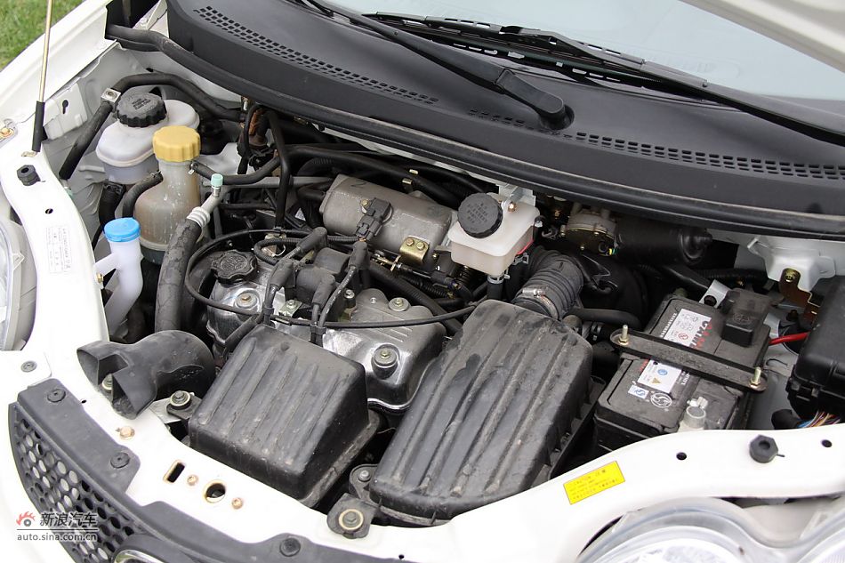 海马王子发动机舱