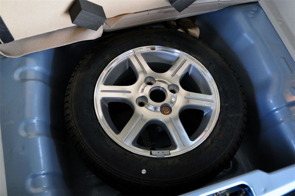 海马王子 2010款 1.0L MT 精英型 细节