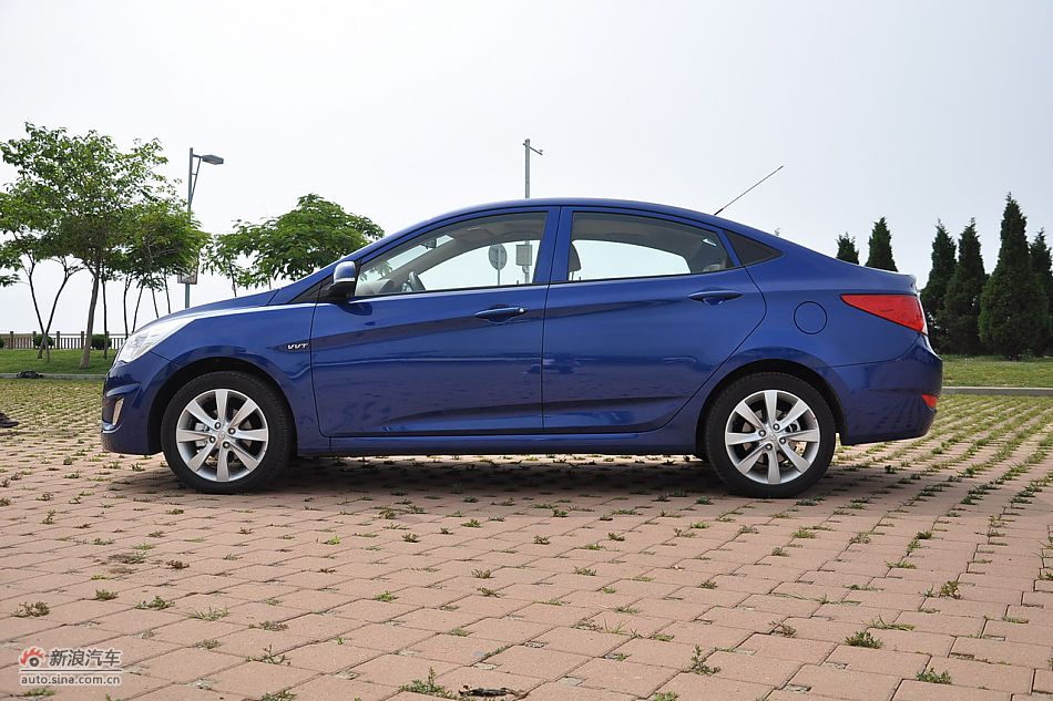 北京现代瑞纳实拍图