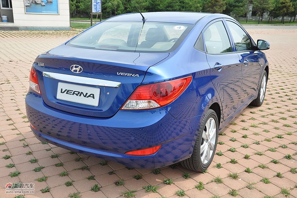 北京现代瑞纳实拍图