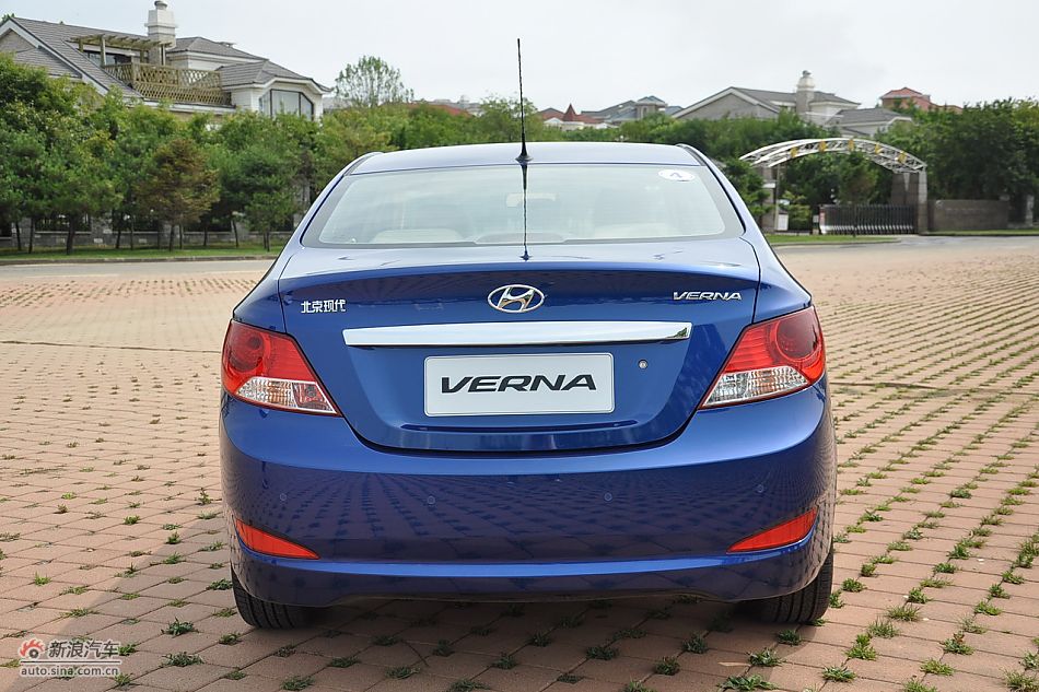 北京现代瑞纳实拍图