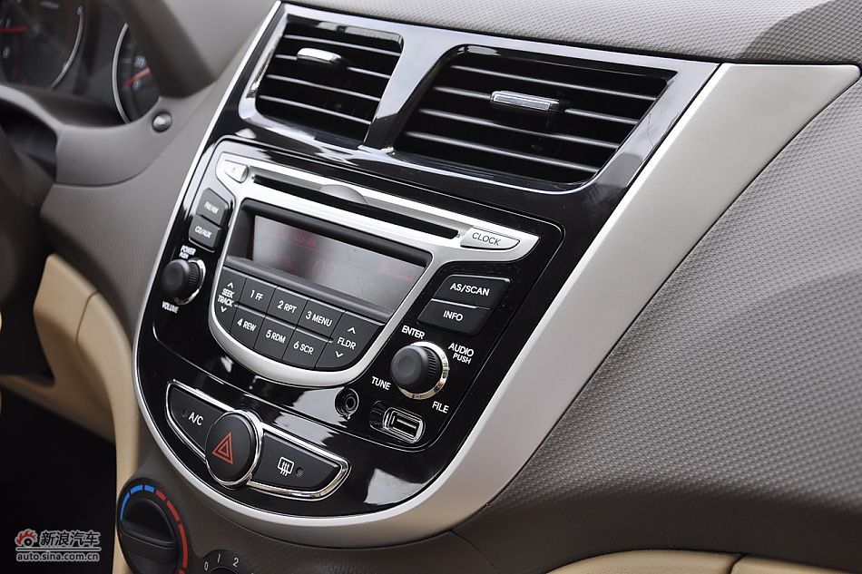 北京现代瑞纳实拍图