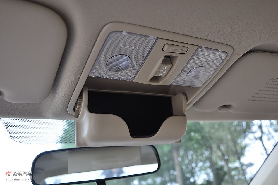 北京现代瑞纳实拍图