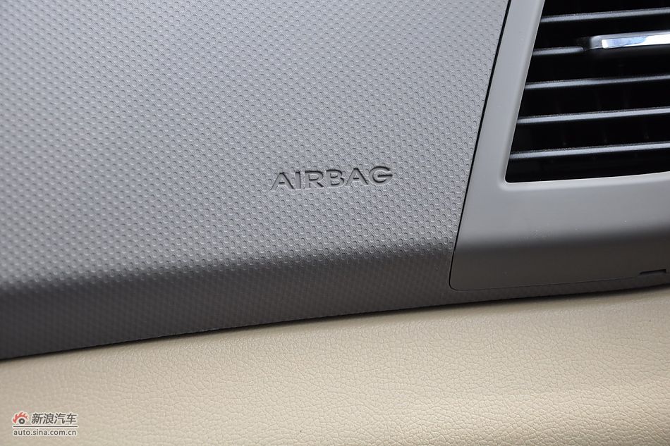 北京现代瑞纳实拍图