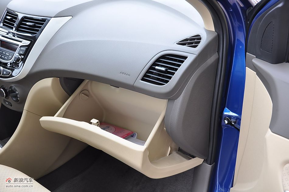 北京现代瑞纳实拍图