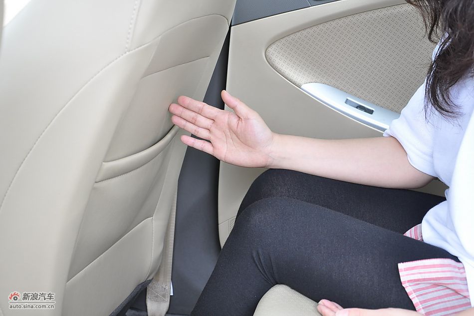 北京现代瑞纳实拍图