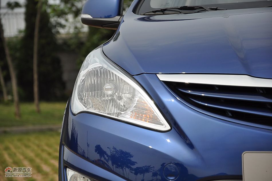 北京现代瑞纳实拍图