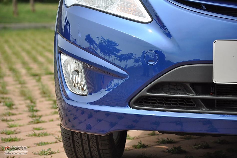 北京现代瑞纳实拍图