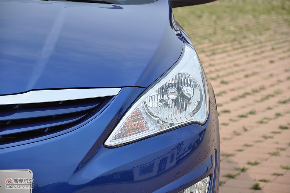 北京现代瑞纳实拍图