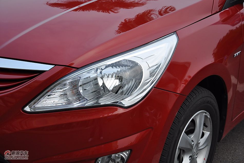 北京现代瑞纳实拍-红色