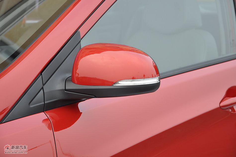 北京现代瑞纳实拍-红色