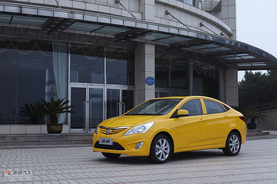 北京现代瑞纳资料图