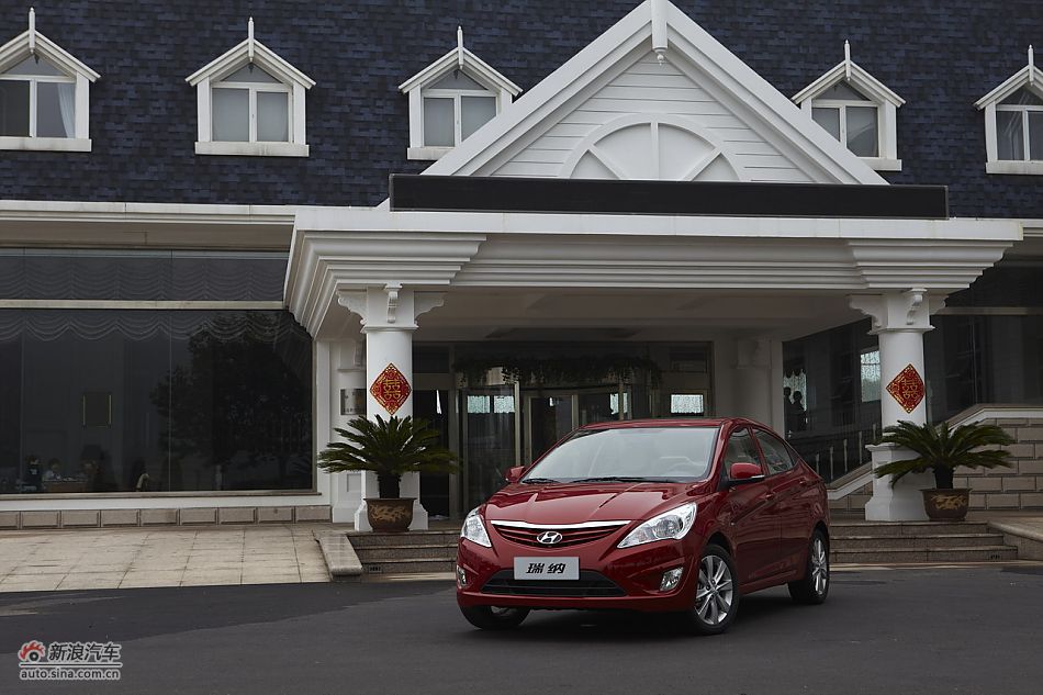 北京现代瑞纳资料图