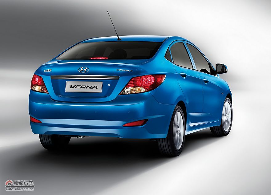 北京现代瑞纳-蓝色