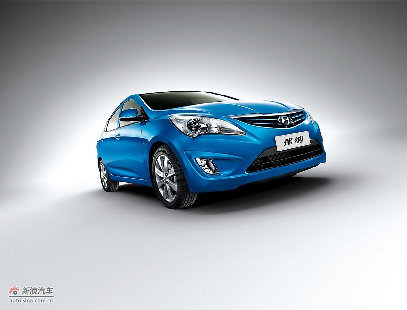 北京现代瑞纳-蓝色