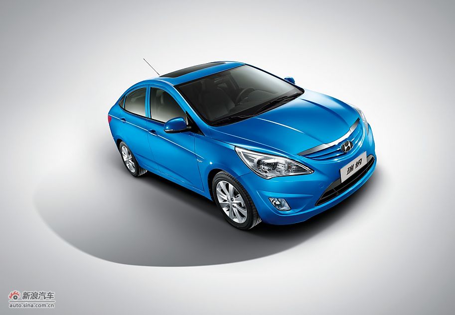 北京现代瑞纳-蓝色