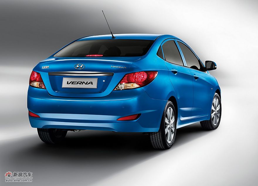 北京现代瑞纳-蓝色