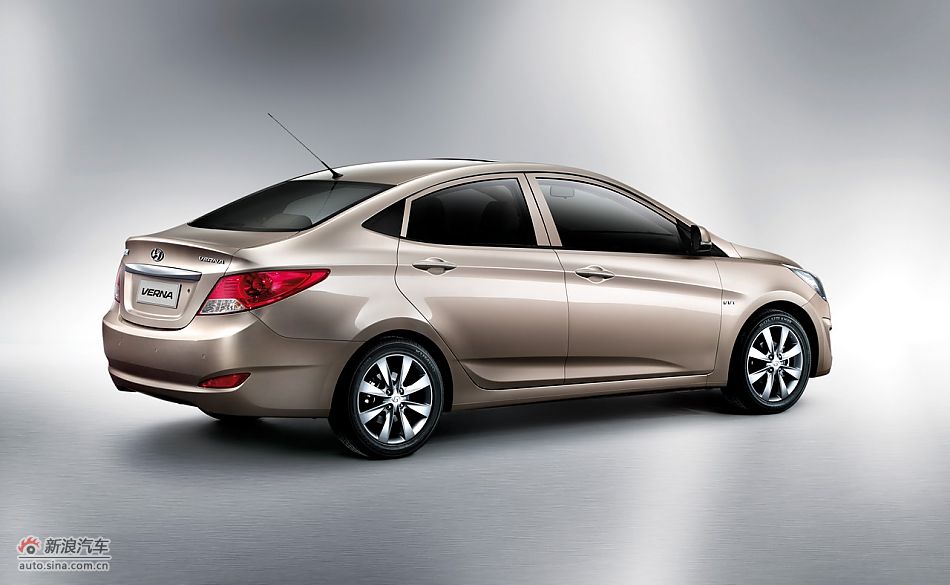 北京现代瑞纳-香槟金