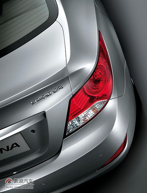 北京现代瑞纳-外观局部