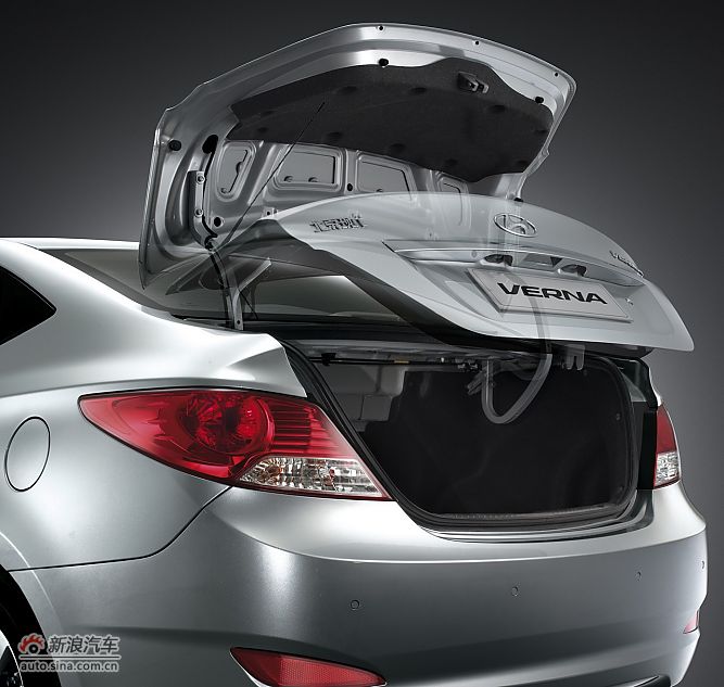 北京现代瑞纳-外观局部