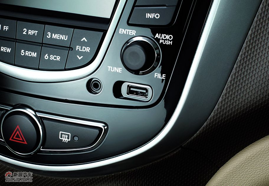 北京现代瑞纳-内饰细节