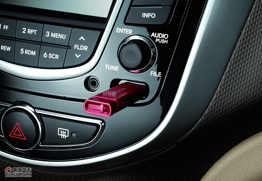 北京现代瑞纳-内饰细节