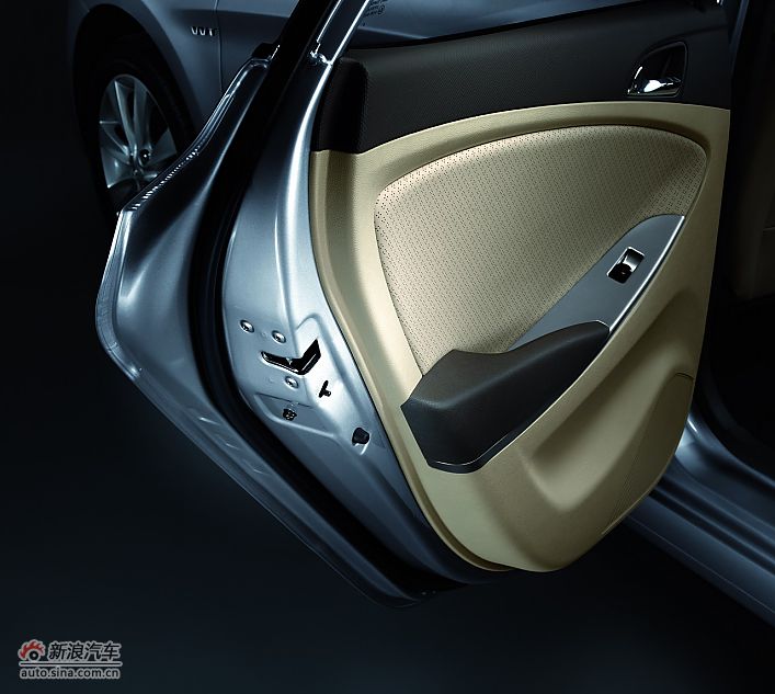 北京现代瑞纳-内饰细节