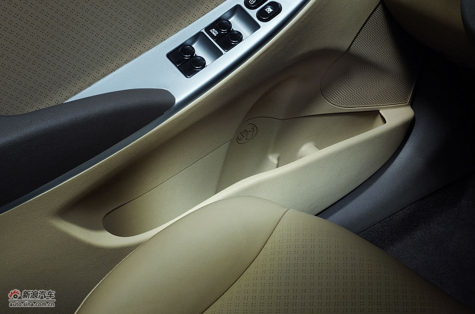 北京现代瑞纳-内饰细节