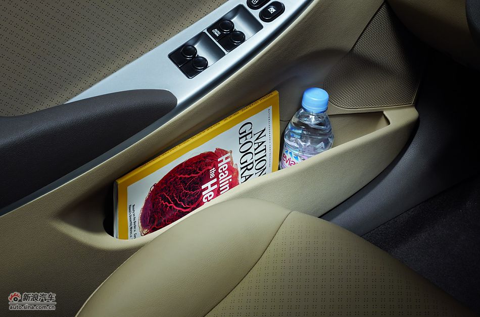 北京现代瑞纳-内饰细节