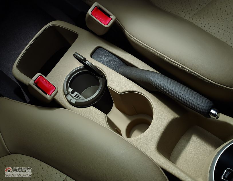 北京现代瑞纳-内饰细节