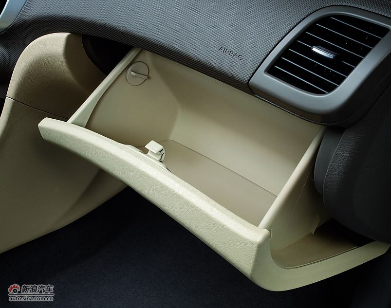 北京现代瑞纳-内饰细节