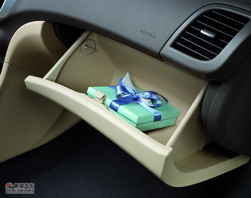 北京现代瑞纳-内饰细节