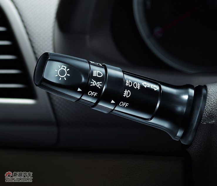 北京现代瑞纳-内饰细节