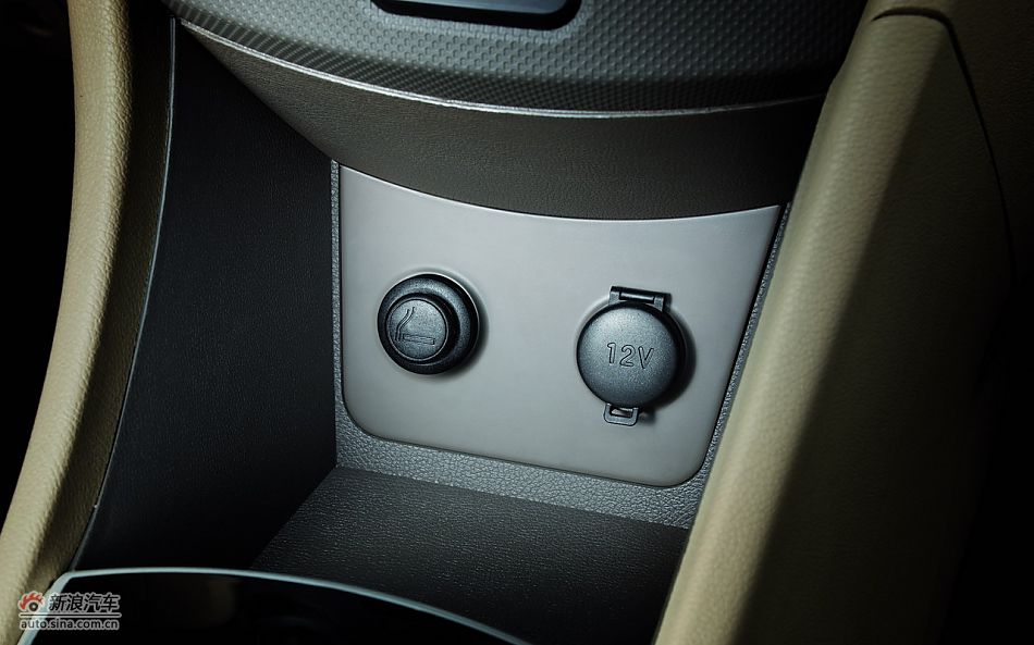 北京现代瑞纳-内饰细节