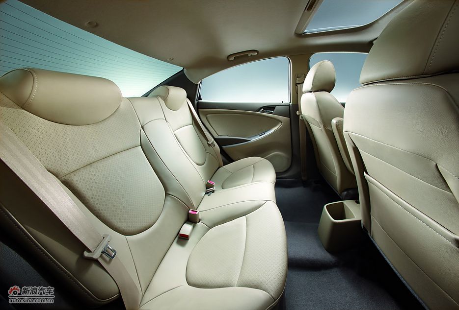 北京现代瑞纳-内饰细节